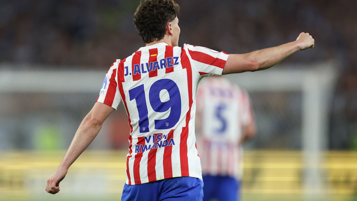 Psg targets julian alvarez with potential kang-in deal