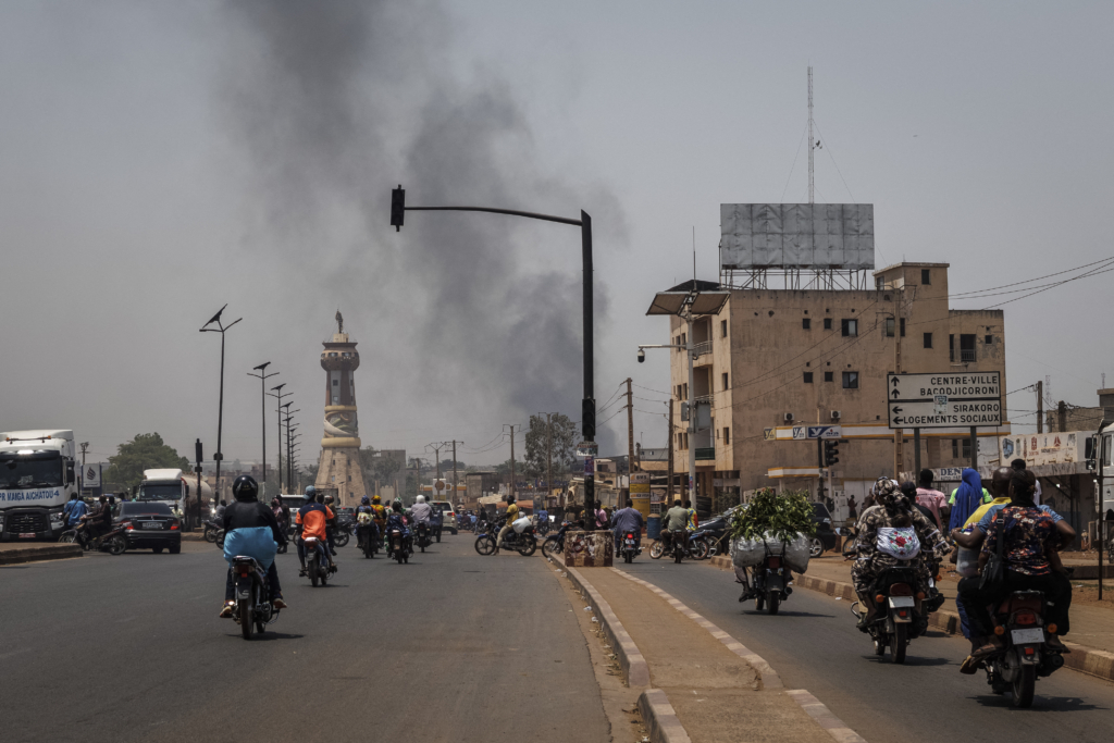Mali conflict: GSIM blockades threaten civil freedoms and humanitarian aid