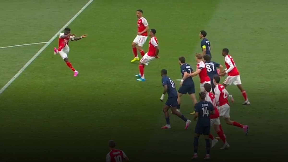 Controversial penalty check in PSG arsenal champions league final