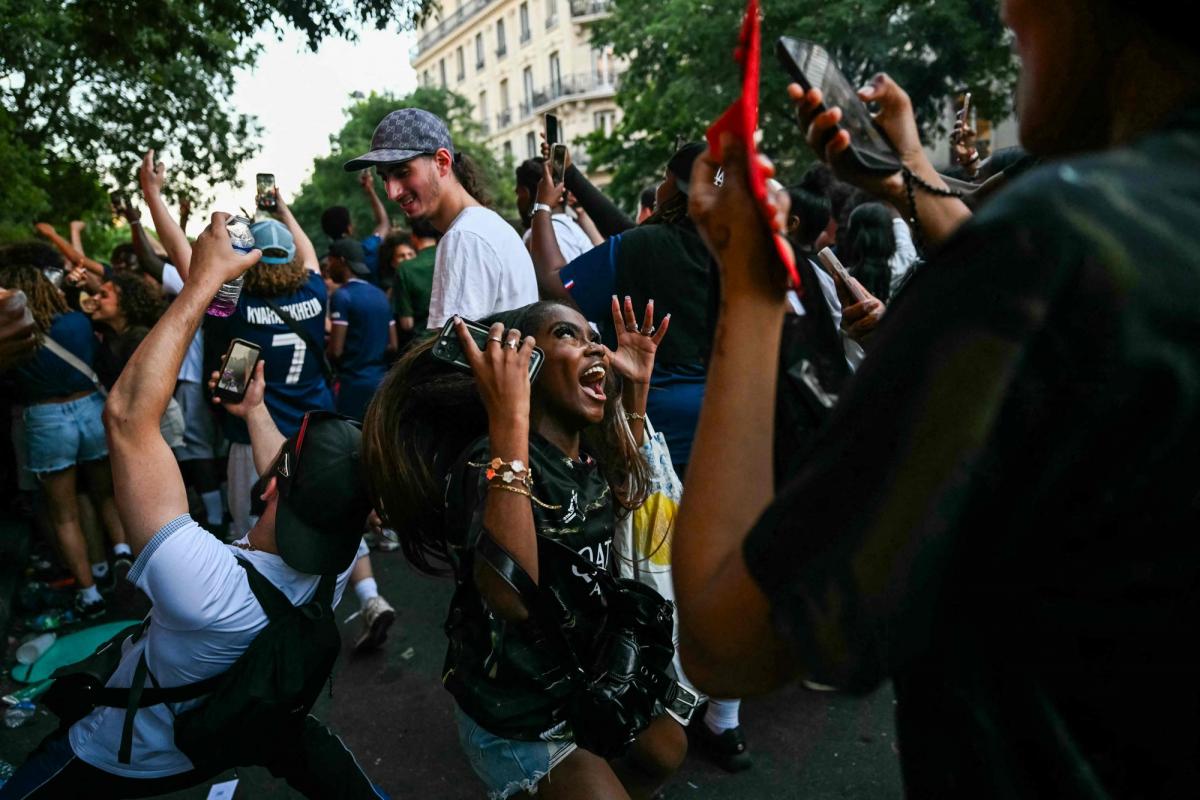 Explosions de joie, feux d’artifice et interpellations : Paris entre fête et débordements après le deuxième sacre en Ligue des champions