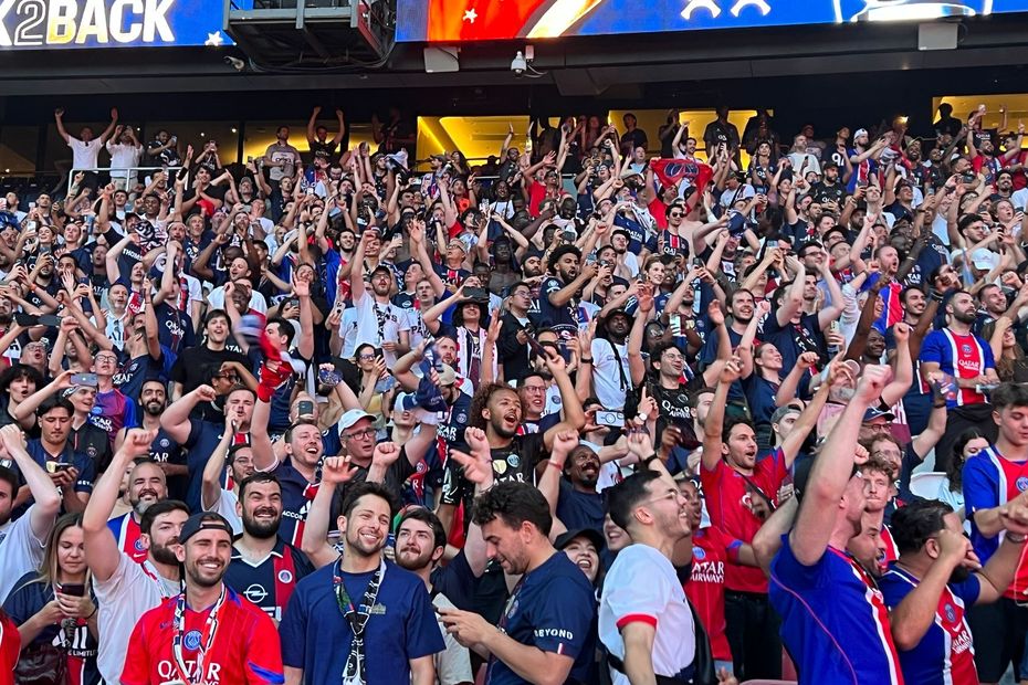 Paris celebrates psg’s historic european football victory