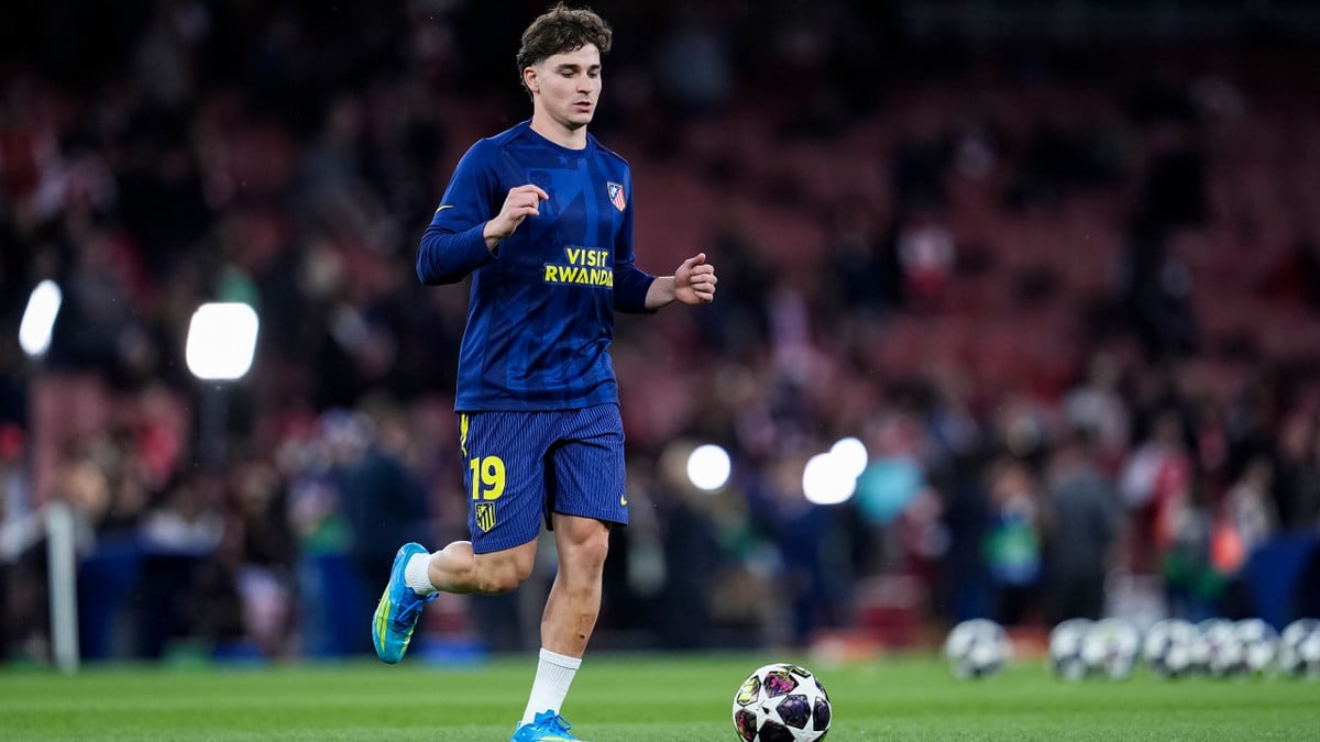 Psg targets julian alvarez amid summer transfer battle