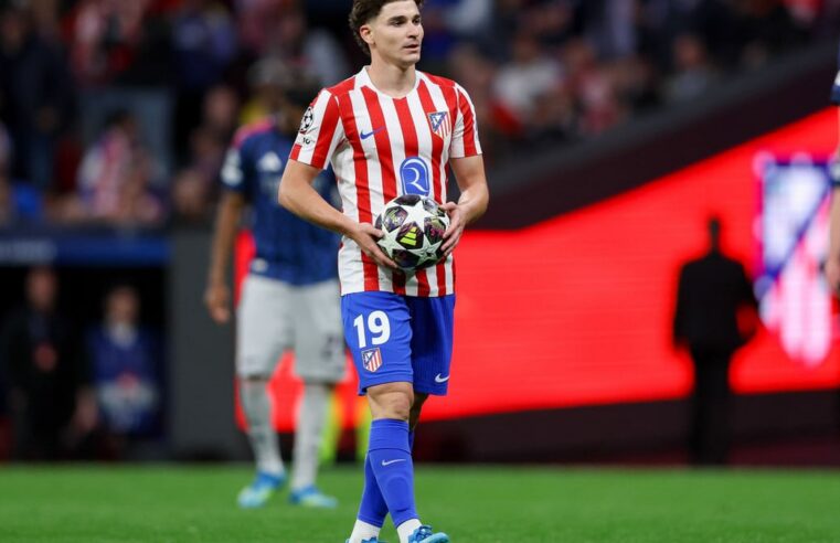 The factor that could steer Julian Alvarez towards PSG over Barcelona