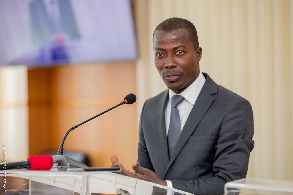 Wilfried léandre houngbédji urges successor to uphold Bénin’s honor