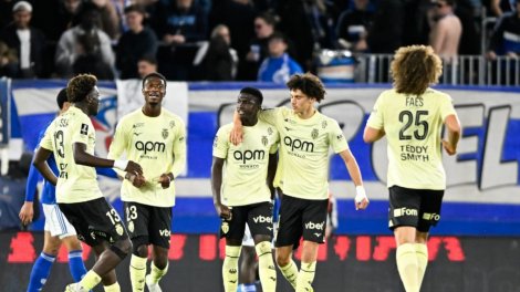 Strasbourg’s dramatic comeback stuns monaco in french football thriller
