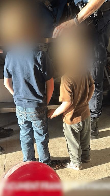 Abandonnés au Portugal, deux enfants français retrouvés sur une route (France 2)
