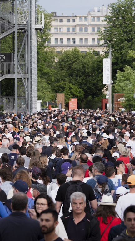 L'allée principale de Roland-Garros. (VALENTIN IZZO / AFP)