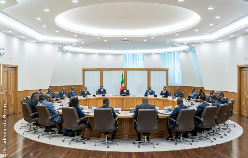 Bénin advances public sector careers: 1,110 civil servants promoted to 12th grade