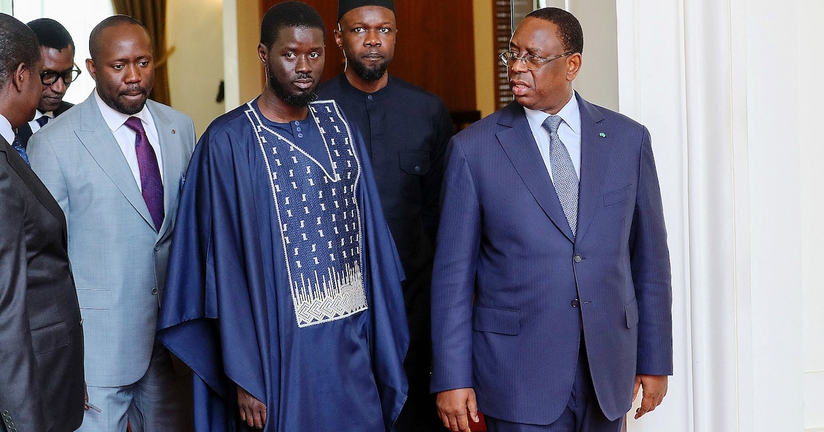 Au Sénégal, le retour de Macky Sall, symbole d’une rupture politique : “C’est le retour de l’ancien système…”