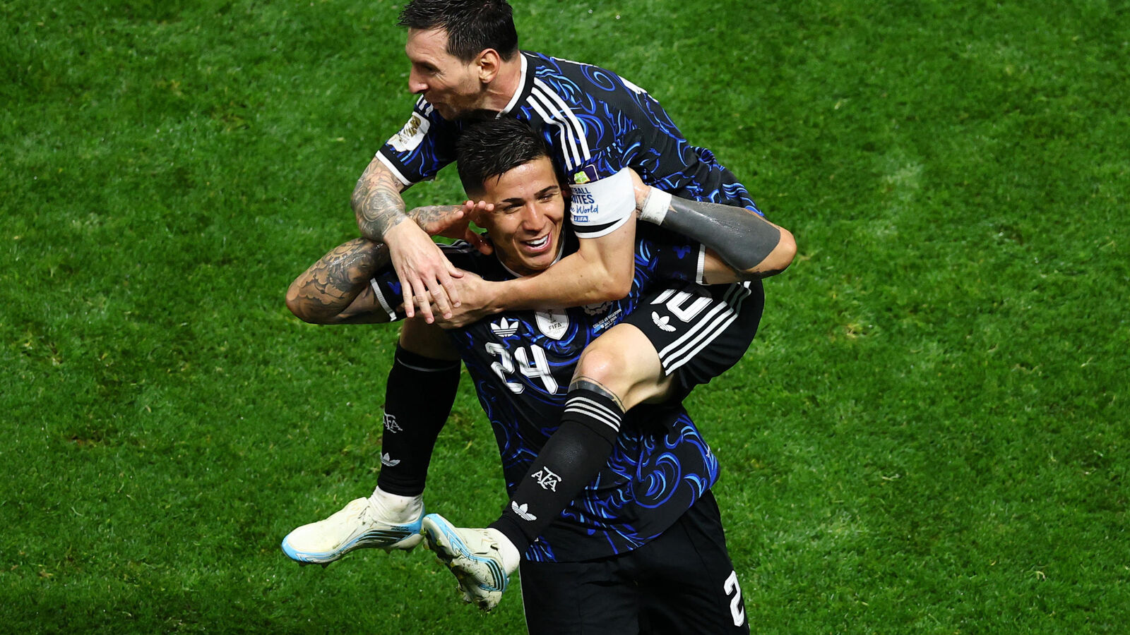 Argentina edge past England to set up world cup final clash