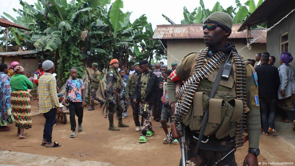 Congo bans military smartphone use over security risks