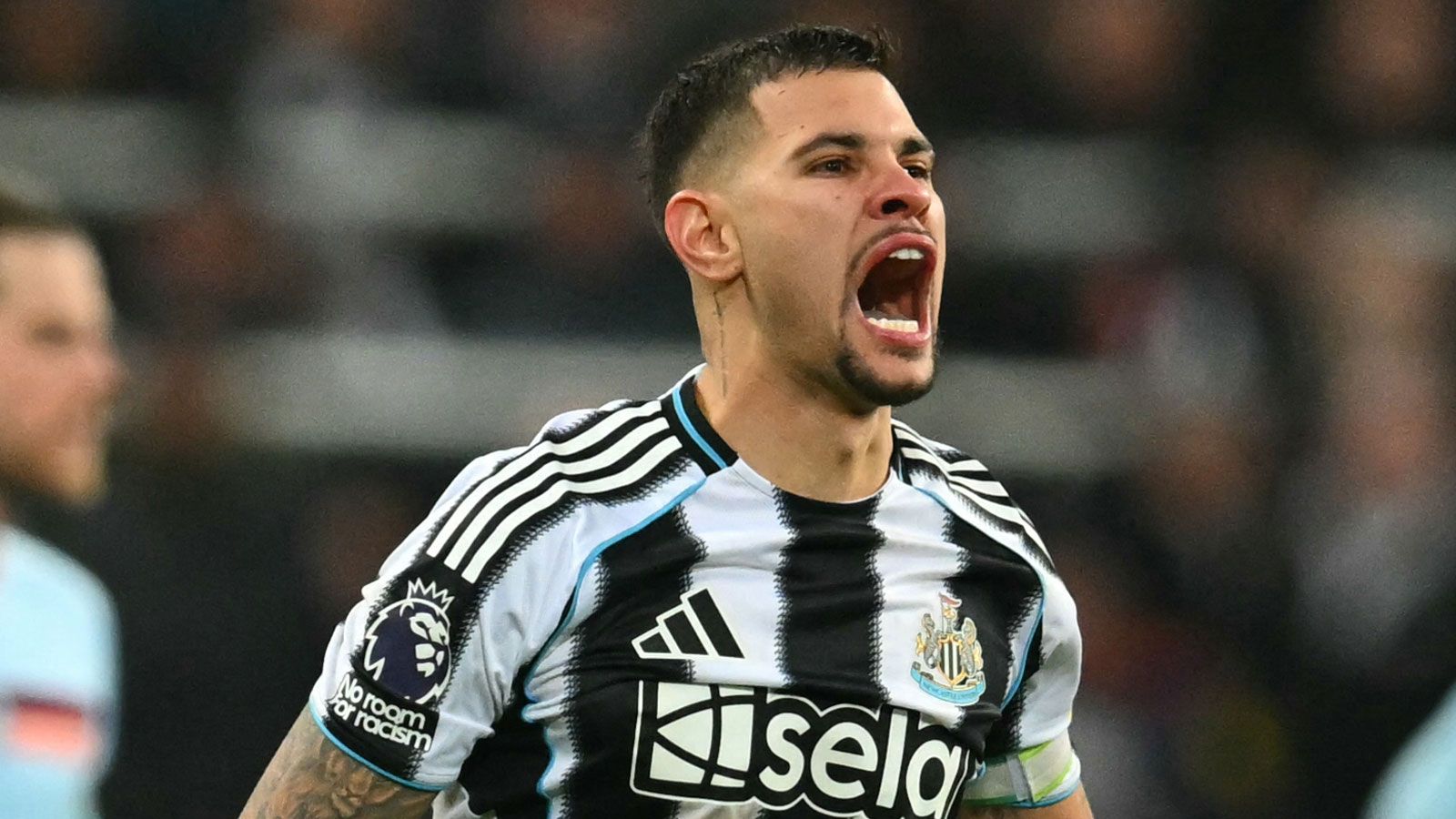 Arsenal et Newcastle trouvent un accord ! Bruno Guimaraes se dirige vers un énorme transfert en Premier League après que les Gunners ont revu leur offre à la hausse