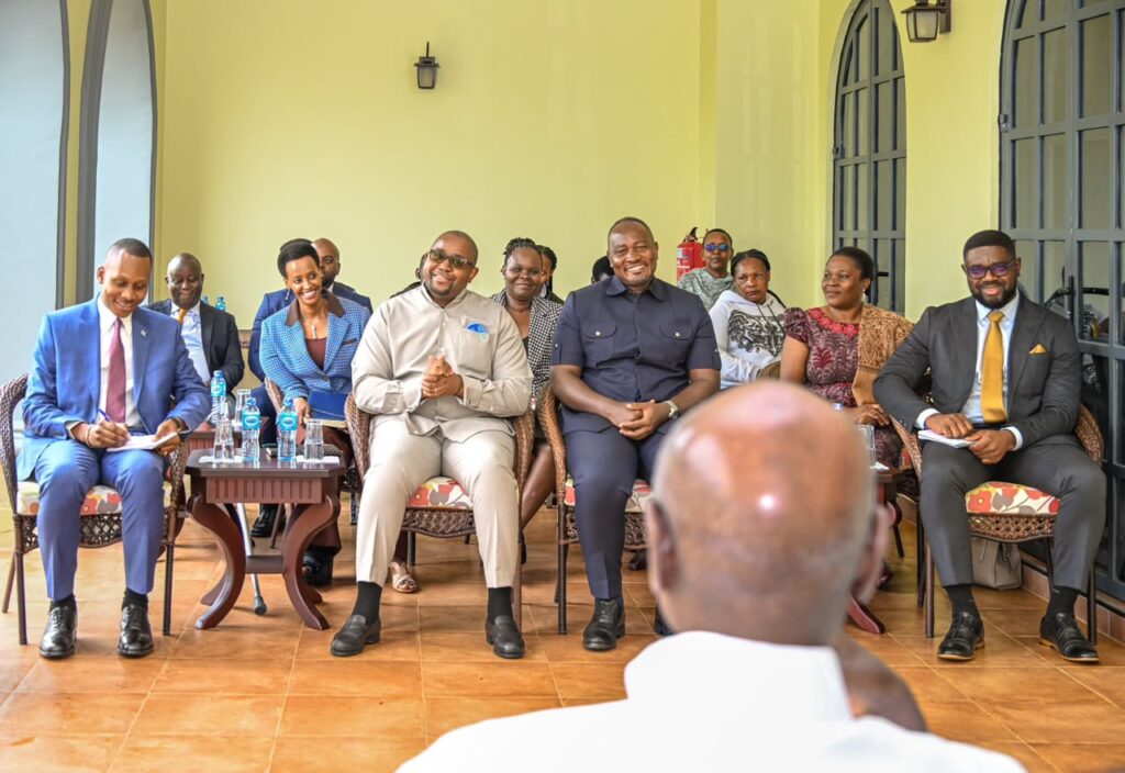 Ugandan President Yoweri Museveni and Congolese envoy Floribert Anzuluni Isiloketshi during their meeting at Kisozi farm