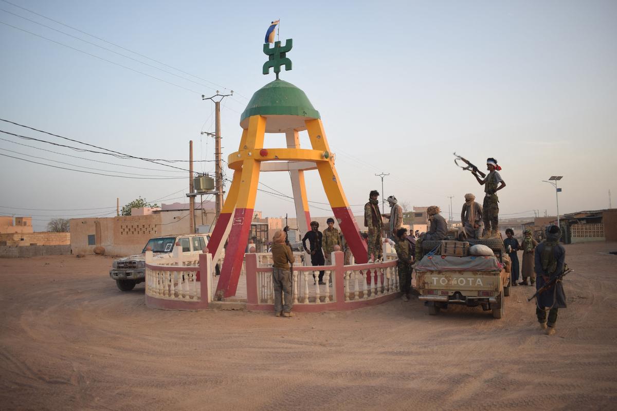 Deadly attack on Mali army base in San leaves 10 soldiers dead