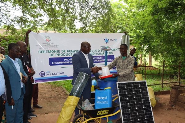 Empowering Togo’s youth: 50 kpomé entrepreneurs receive essential equipment